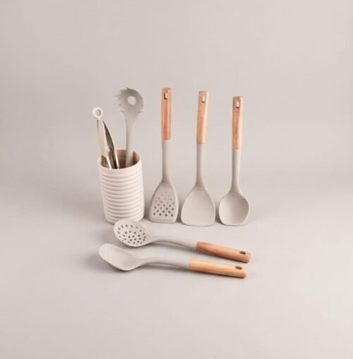 Silicone-Kitchenware-Set-Of-7-With-Storage-Barrel-Wooden-Handle-Stir-frying-Shovel-Spandrel-Fence-Colander-Kitchen-Kitchenware-Suit-1.jpeg 7-Piece Silicone Pack Nylon Cookware Set